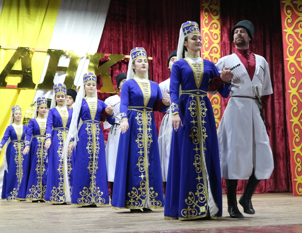 Народному ансамблю песни и танца «Терчанка» - 60