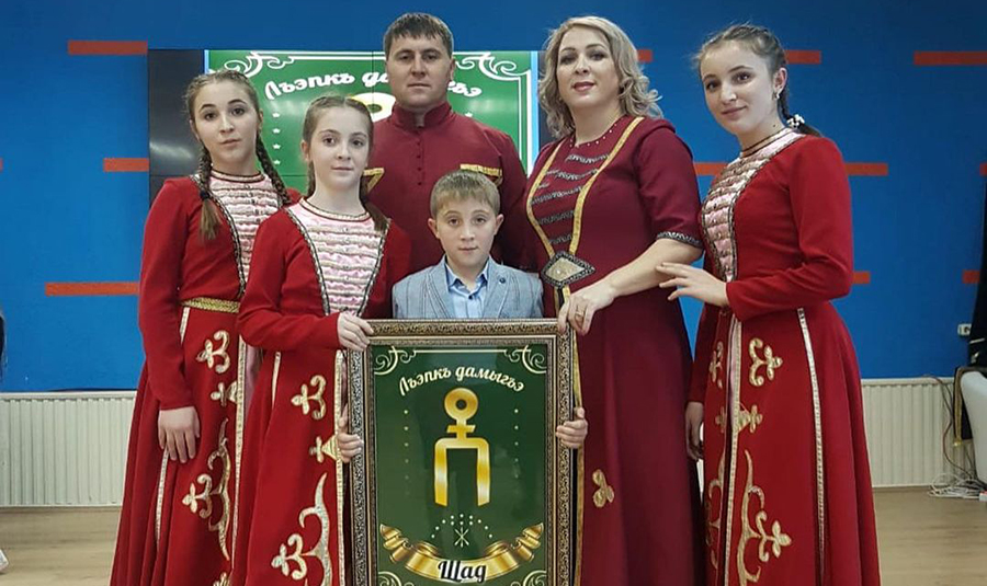 Семья Шадовых - победитель республиканского конкурса "Семья-хранитель родного языка и народных традиций"