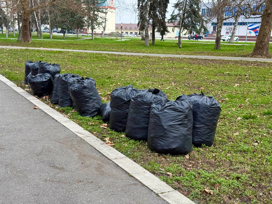 В рамках двухмесячника в Терском районе продолжаются мероприятия по санитарной очистке и благоустройству  