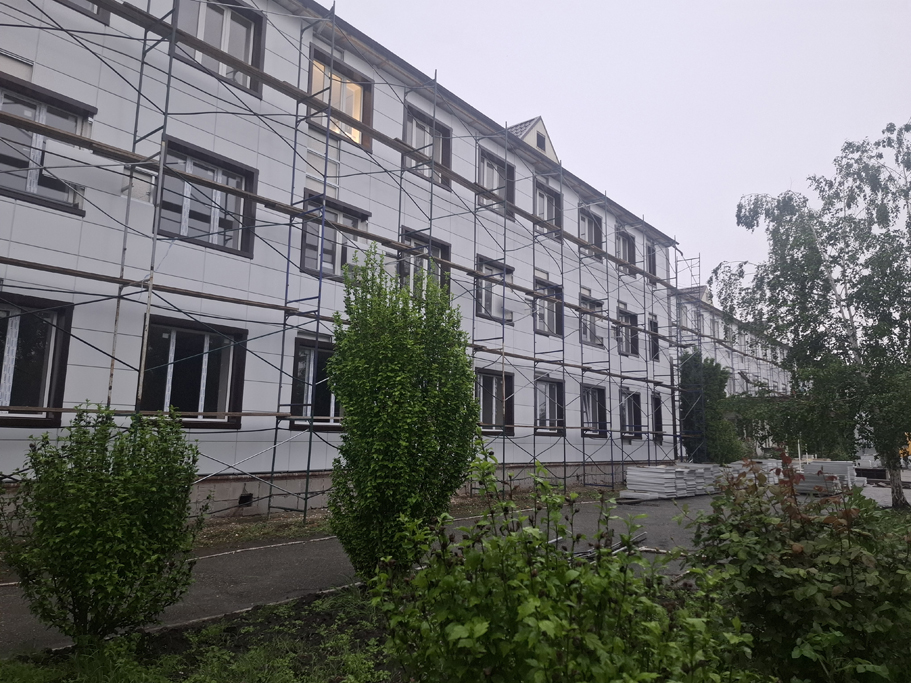Комиссия по координации и контролю реализации мероприятий по капитальному ремонту зданий общеобразовательных организаций проинспектировала школы Терского района