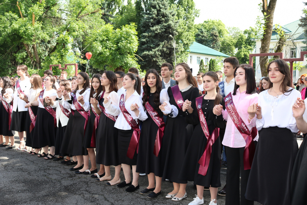 В школах Терского района прозвенел последний звонок