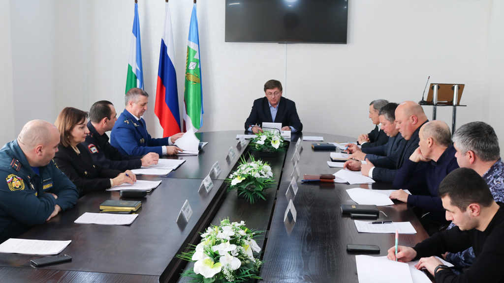 На Антитеррористической комиссии рассмотрены меры по обеспечению общественной безопасности и правопорядка в период проведения новогодних мероприятий 