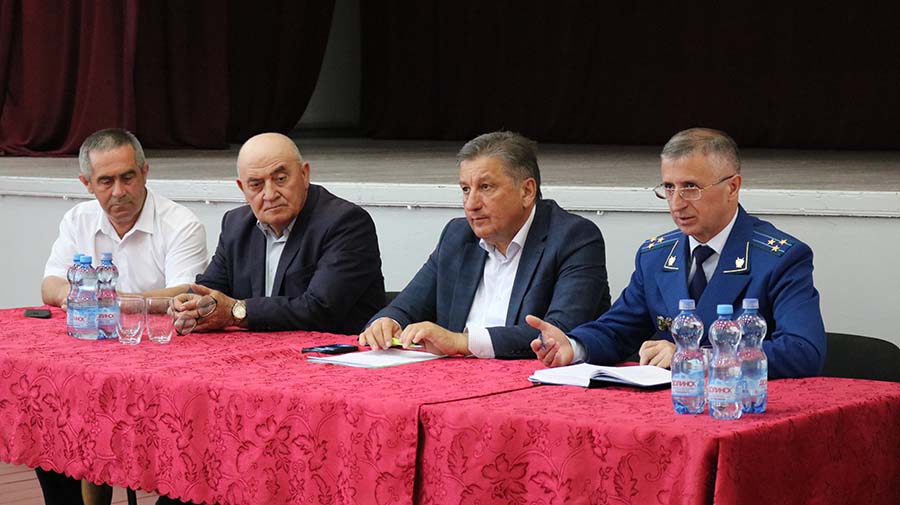 Встречи с жителями поселений 