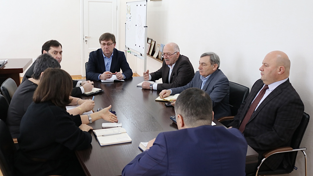 Рассмотрены приоритетные вопросы текущей деятельности