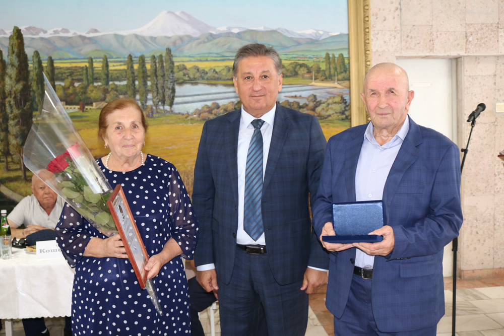 С Днем семьи, любви и верности