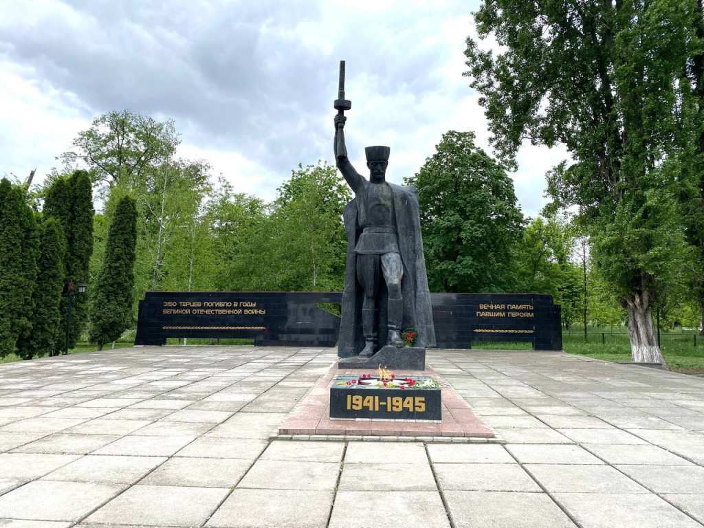 В Терском районе проведены работы по ремонту и благоустройству памятных мест и воинских захоронений