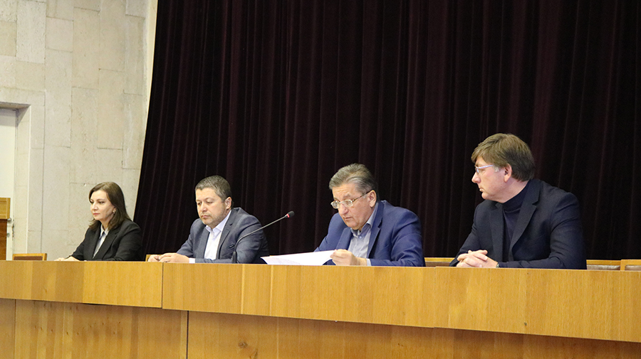 На совещании обсуждена санитарно-эпидемиологическая ситуация в районе